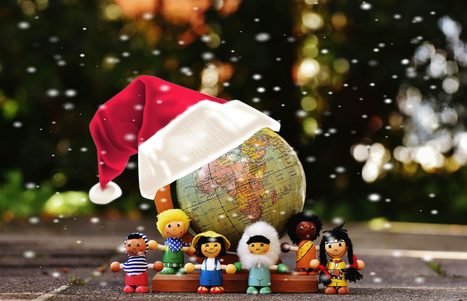 Tradizioni Del Natale Nel Mondo Tradizioni natalizie: chi porta i regali di Natale ai bambini nel mondo?